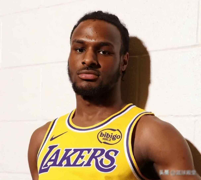 百家乐玩法-湖人轮换三人突然扛起大旗，主力伤了反而打得更顺，这事有点意思|詹姆斯|奥斯汀-里弗斯|洛杉矶湖人队|卢卡-东契奇|卢克·肯纳德_新浪体育_新浪新闻